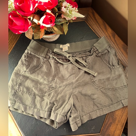 Lucky Brand Pants - Lucky Brand/ women’s casual shorts, olive green, size S